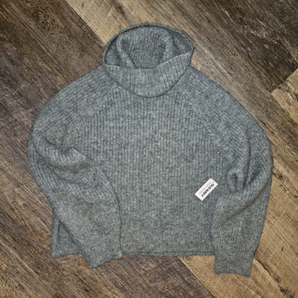 Womens Old Navy Swaeter